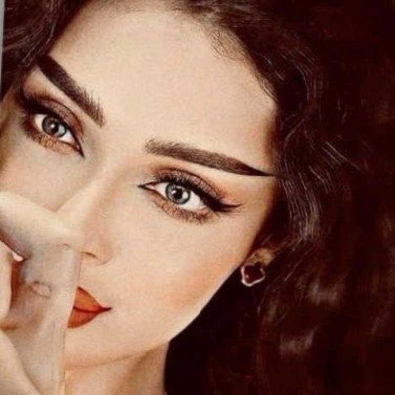 Hadis Noori (@achshm) | Snapchat Stories, Spotlight and Lenses