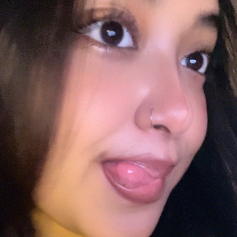 Amna (@amnashahid2126) | Snapchat Stories, Spotlight & Lenses