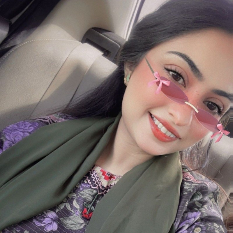 Arooj Malik (@aroojem) | Snapchat Stories, Spotlight & Lenses