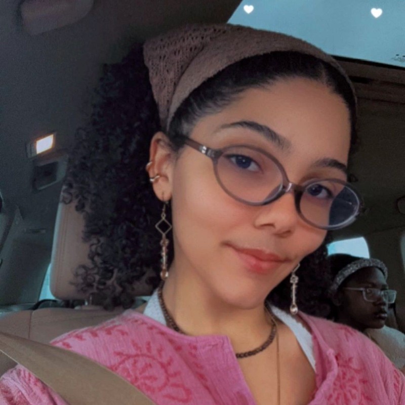 Snapchat August daisy (@august-roses) | Snapchat Stories, Spotlight & Lenses