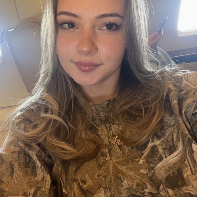 Ava Reyes (avaxxreyes) Snapchat Stories, Spotlight & Lenses