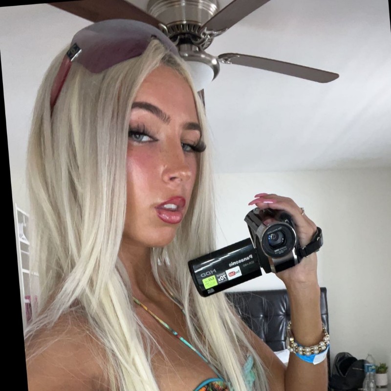Bri ♡ (@b_rumps) | Snapchat Stories, Spotlight & Lenses