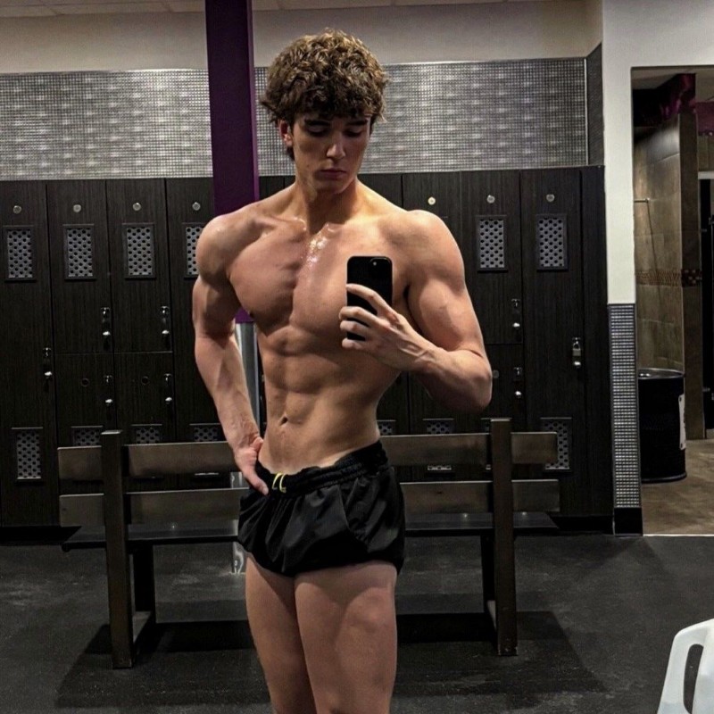 Carter Folian (@carterfolian) | Snapchat Stories, Spotlight & Lenses