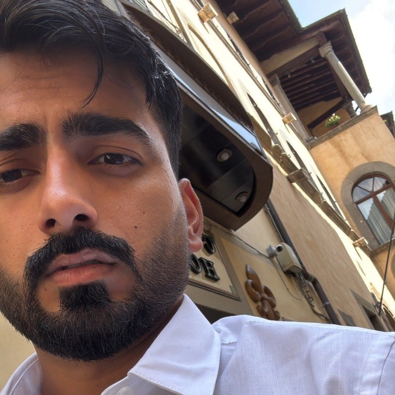 Qamar Sohail (@grya004) | Snapchat Stories, Spotlight & Lenses