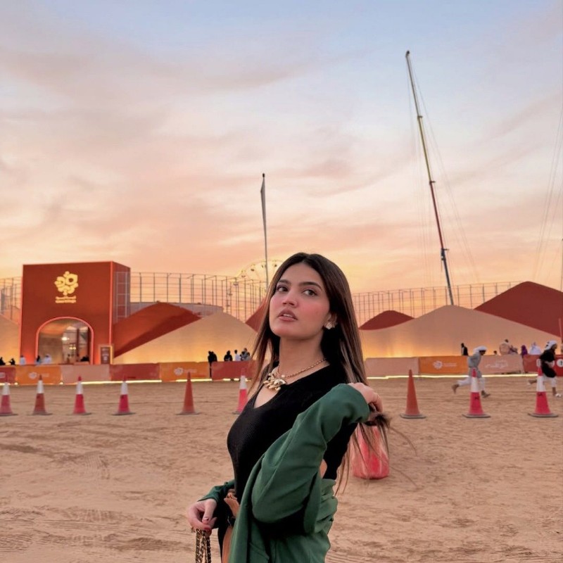 Iqra Kanwal (@iqrakanwal18) | Snapchat Stories, Spotlight & Lenses