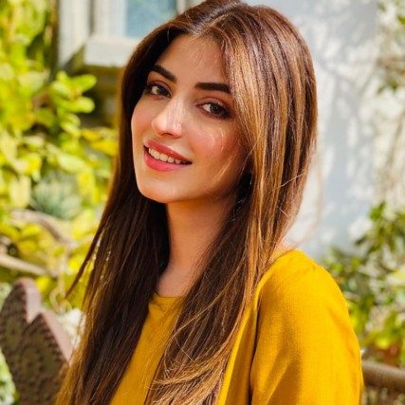 Kinza Hashmi (@kinzahashmi25) | Snapchat Stories, Spotlight & Lenses