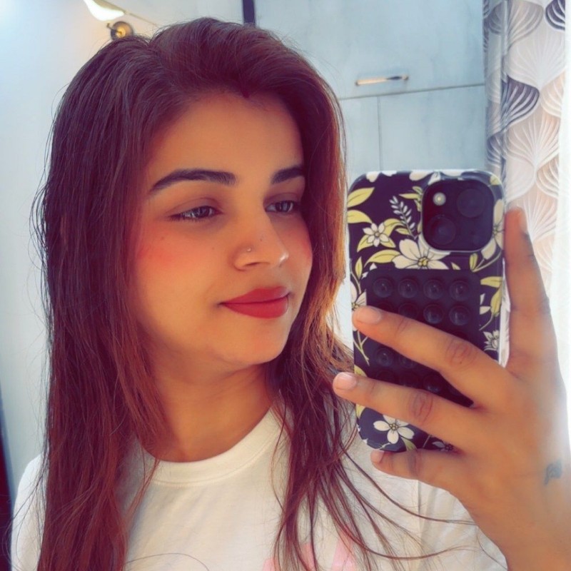 Komal🌹 (@kommuu3) | Snapchat Stories, Spotlight & Lenses