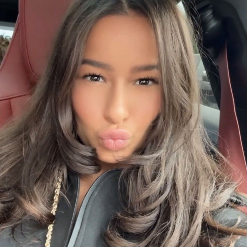 Layla (@laylavandrwiel) | Snapchat Stories, Spotlight & Lenses