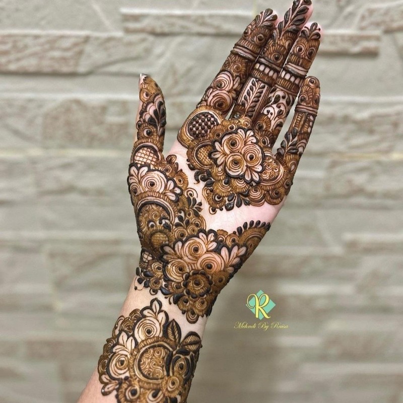 Zobiya Mehndi Art Beed (@mehndiartbeed) | Snapchat Stories, Spotlight ...