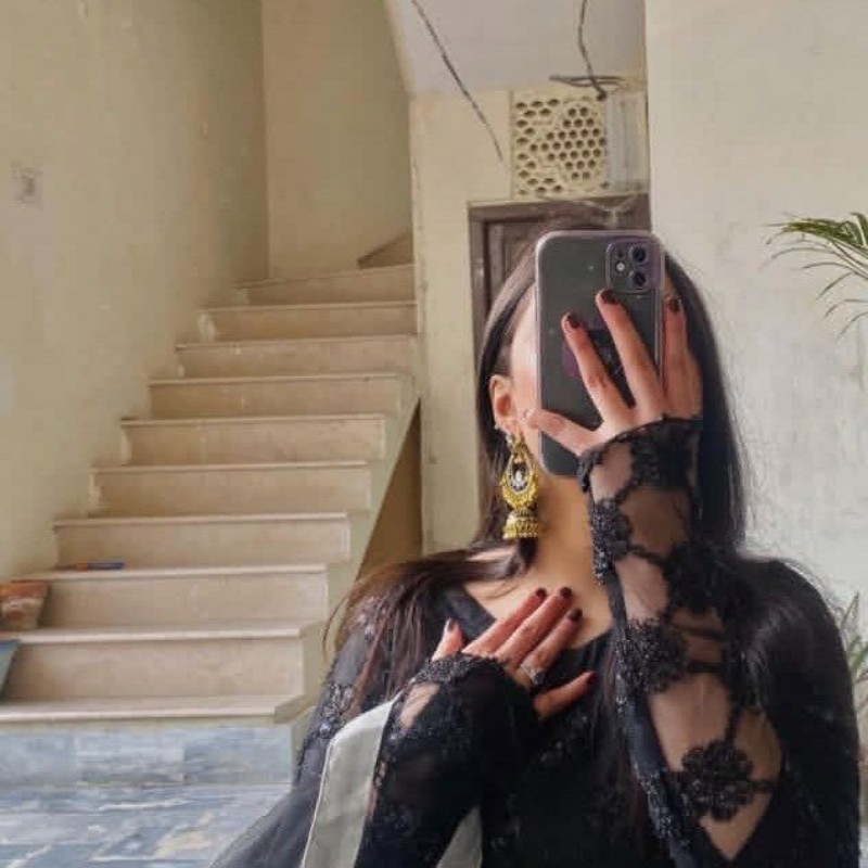 Mehwish (@notyour_mishi) | Snapchat Stories, Spotlight & Lenses