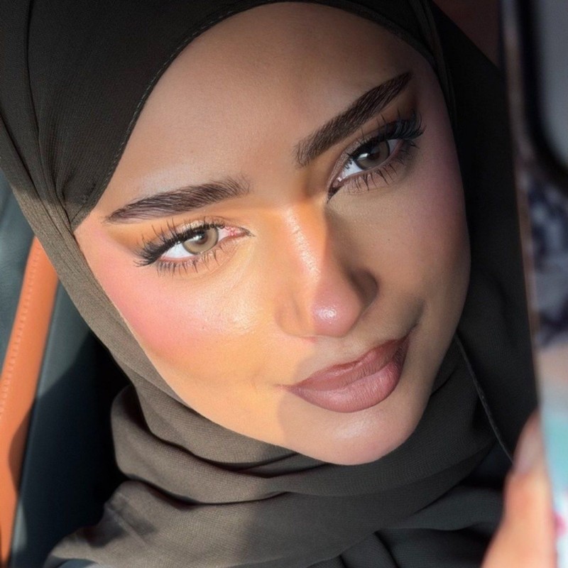 آمنة النعيمي | Amna (@realaamna) | Snapchat Stories, Spotlight & Lenses