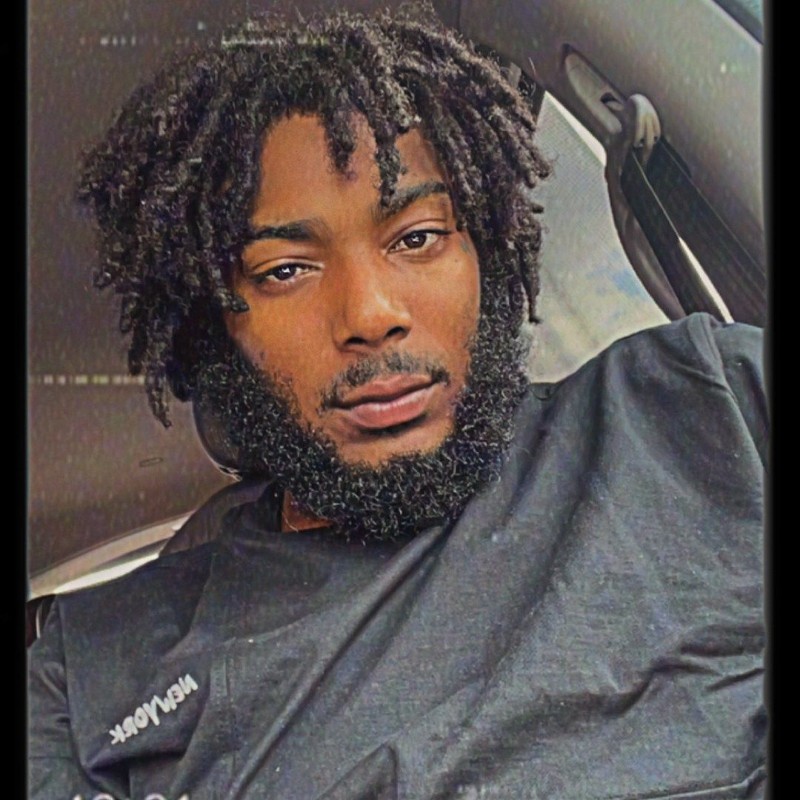 Eric Simmons (@realsincere007) | Snapchat Stories, Spotlight & Lenses