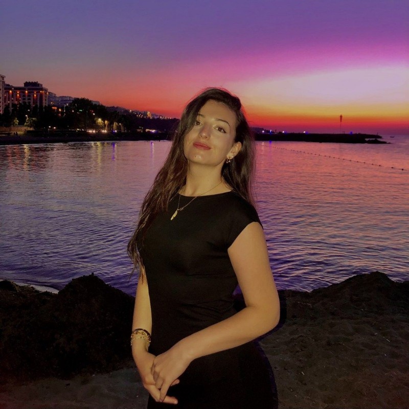 Rabia (@rrabiayyavuz) | Snapchat Stories, Spotlight and Lenses