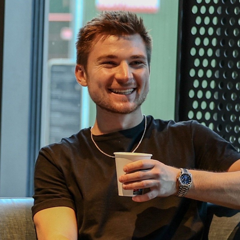 Alex Colhoun (@rubikslive) | Snapchat Stories, Spotlight & Lenses