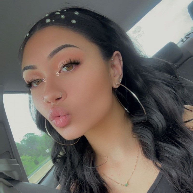 Beena Api Rena Beena (@serenadrake96) | Snapchat Stories, Spotlight & Lenses
