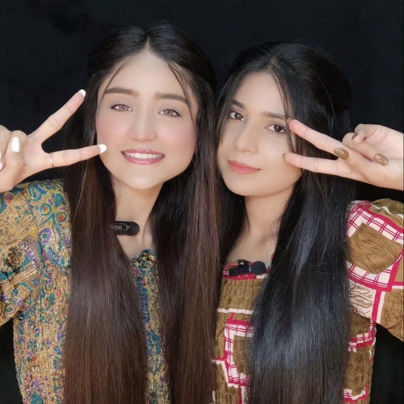 Shamsa and Rimsha (@shamsandrimsha) | Snapchat Stories, Spotlight & Lenses