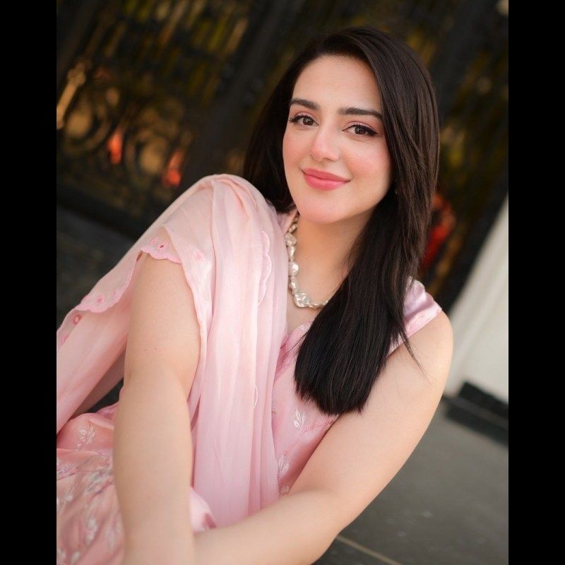 Api Shiza Shazeal Shoukat (@shazeal.shiza) | Snapchat Stories, Spotlight & Lenses