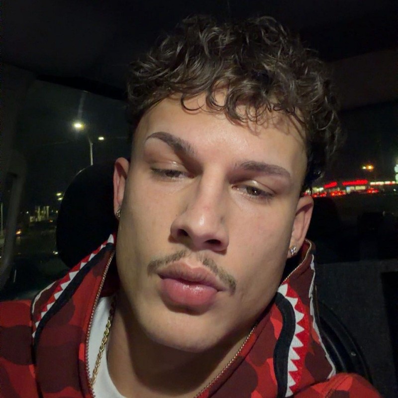 Tony (@tonytone_tv) | Snapchat Stories, Spotlight & Lenses