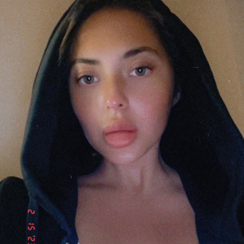 Abby Lane ( a2by_lane) Snapchat Stories, Spotlight & Lenses