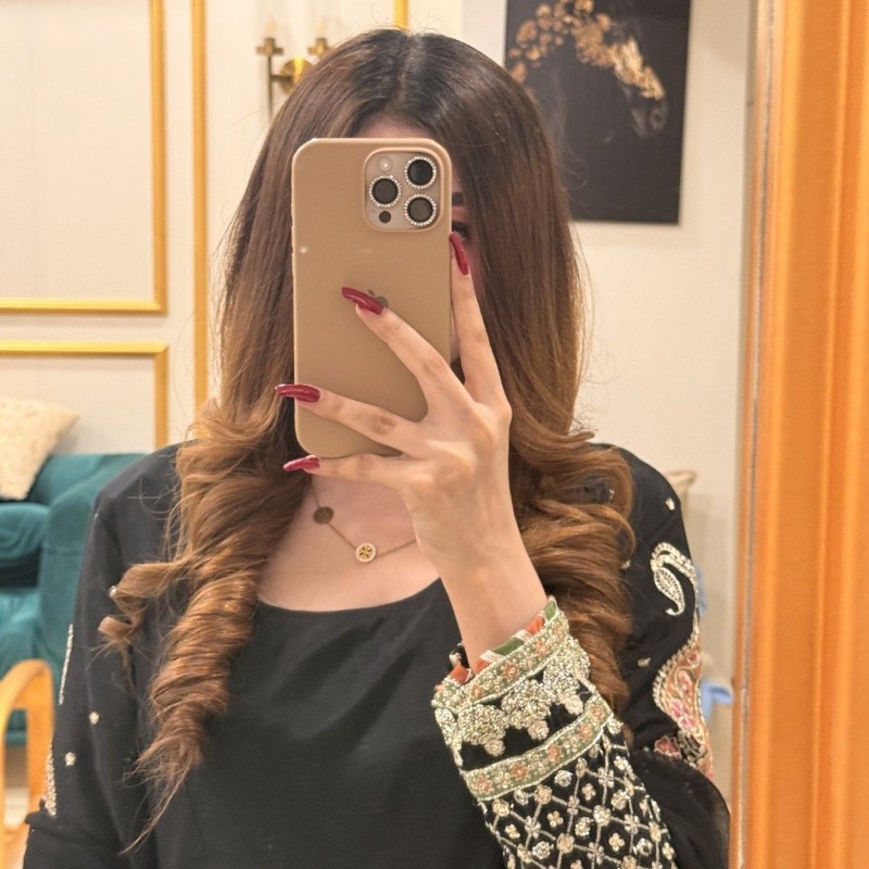 Amna Ansari👑 (@aamnaxzy) | Snapchat-Stories, Spotlight och linser