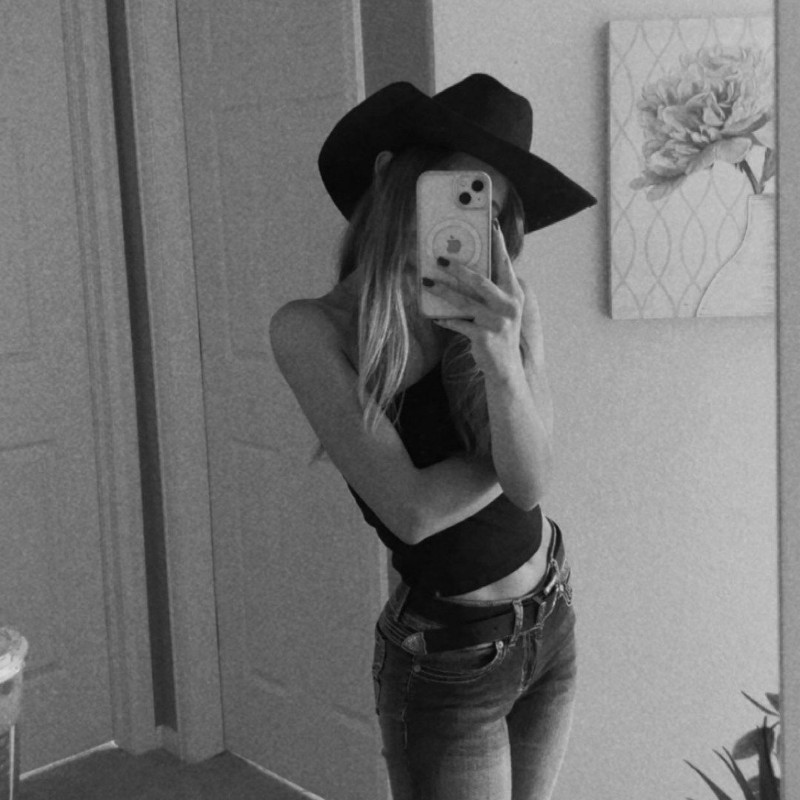 abbey sand (abbey_sand) Snapchat Stories, Spotlight & Lenses