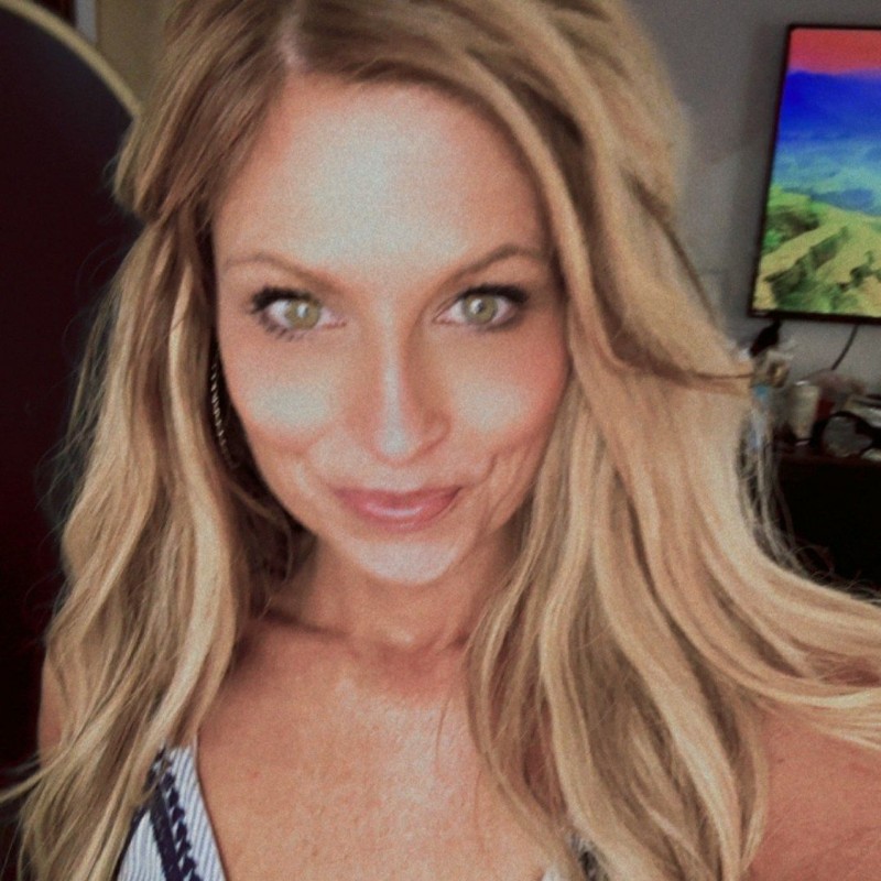 abbey Lane43 ( abbeylane43) Snapchat Stories, Spotlight & Lenses