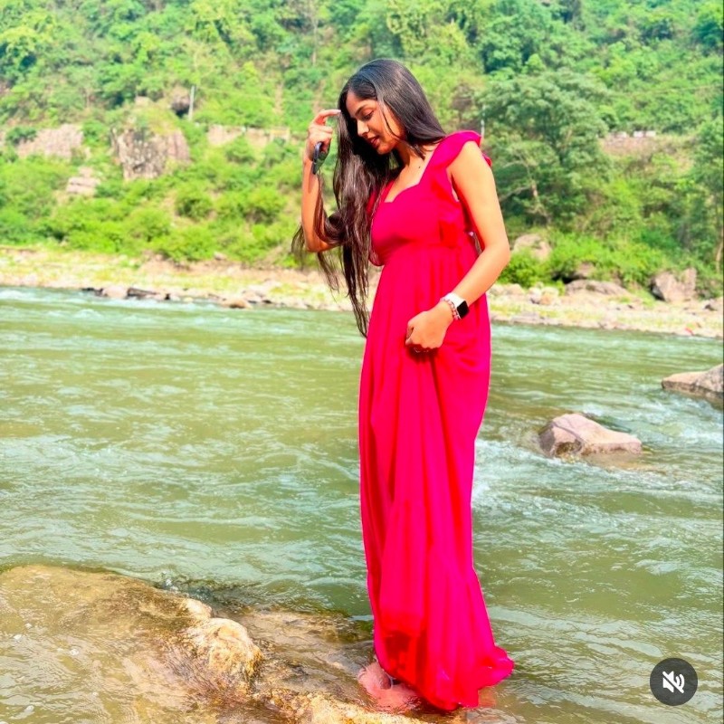 Akshmita Rathore Rto Akshita Rathore 😍😍 (@akshit2025763) | Snapchat Stories, Spotlight & Lenses