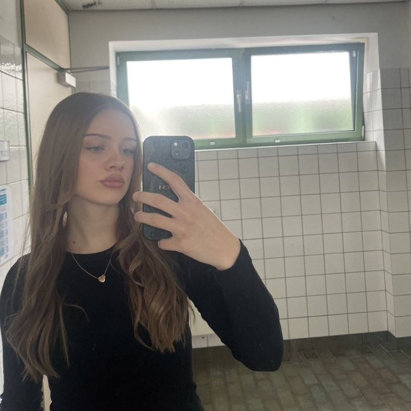 Alina (@alina237322) | Snapchat Stories, Spotlight & Lenses