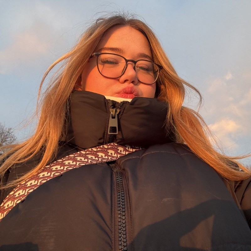 Alina (@alina_alina1507) | Snapchat Stories, Spotlight & Lenses