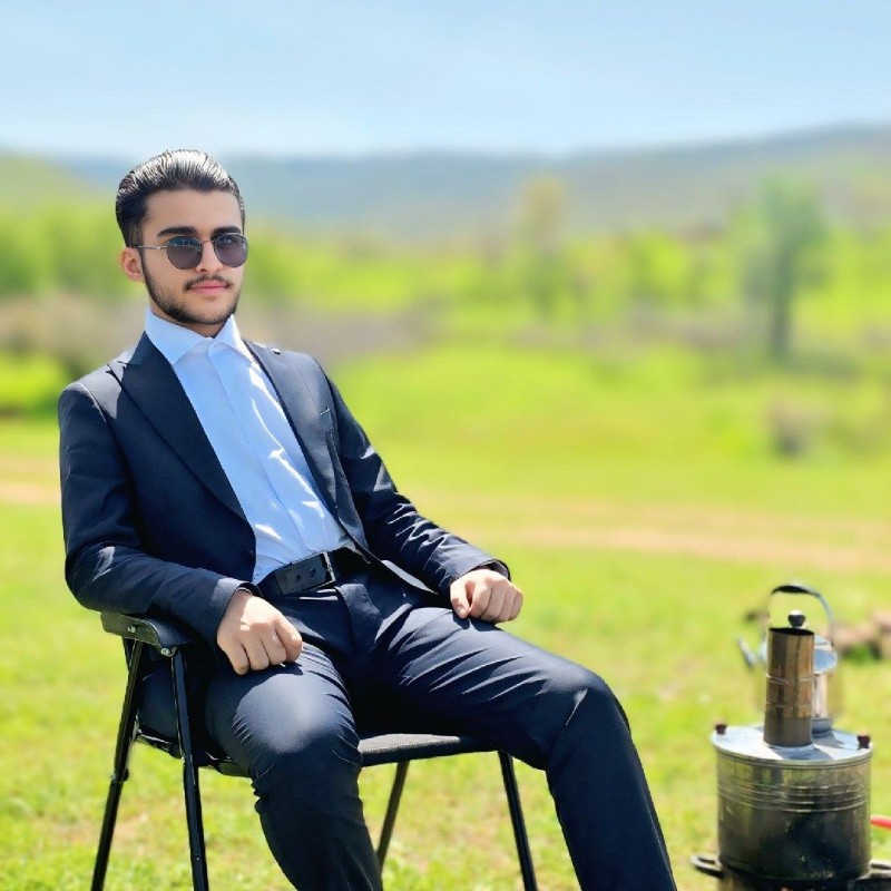 Ali Rind Snap 𝐀𝐥𝐢𝐧𝐝 𝐁𝐚𝐫𝐳𝐚𝐧𝐢⚜️🩶 (@alind.sherwani1) | Snapchat Stories, Spotlight & Lenses