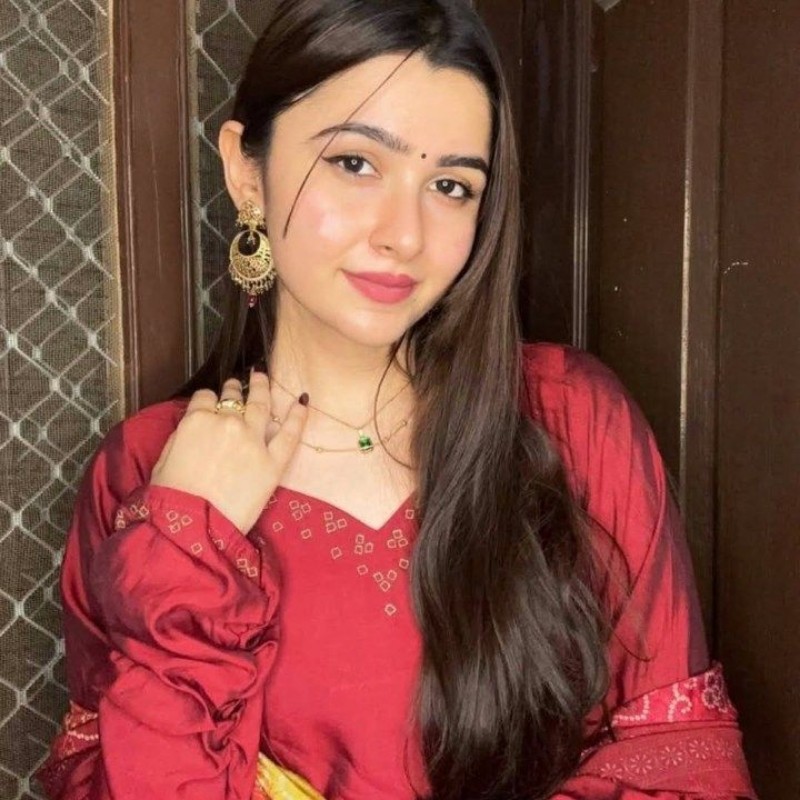 Aliza Khan (@alizajatti8610) | Snapchat Stories, Spotlight & Lenses