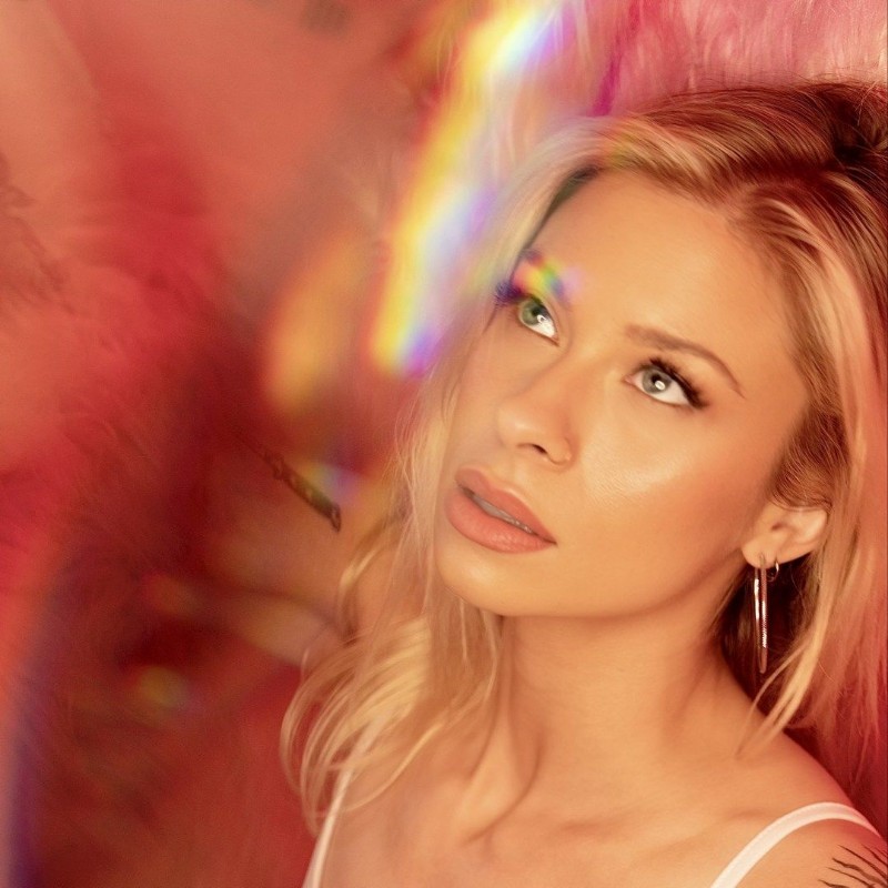 Andie Case ( andiecase) Snapchat Stories, Spotlight & Lenses
