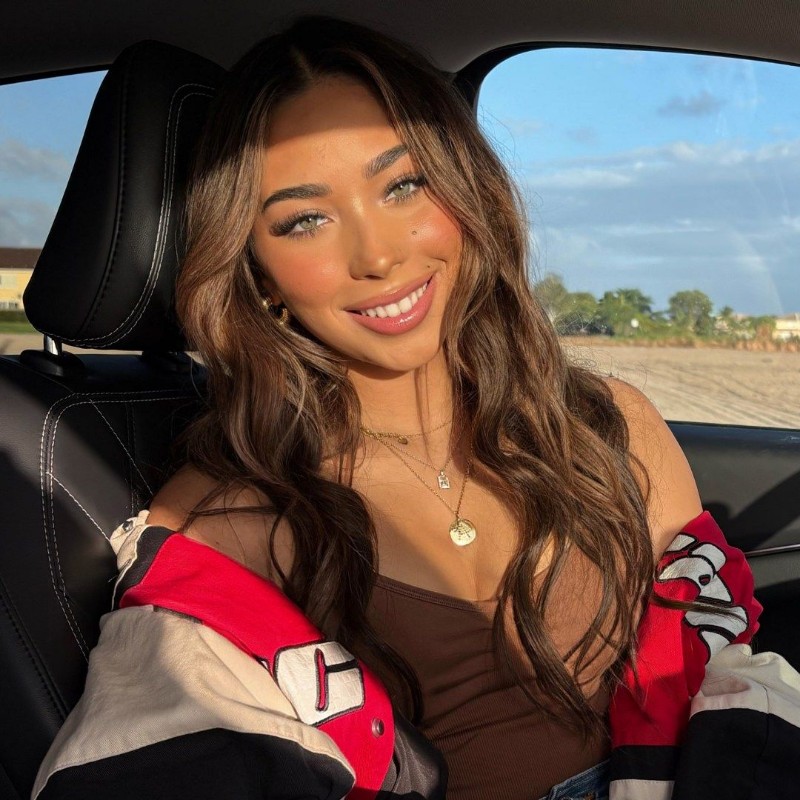 Angie Miklos (@angiemiklos) | Snapchat Stories, Spotlight & Lenses