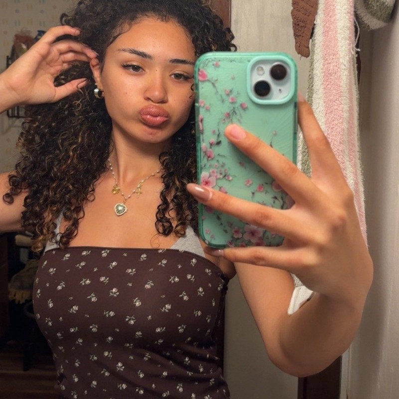 𝓐𝓷𝓲𝔂𝓪 ️ (@aniyaseaton) | Snapchat Stories, Spotlight & Lenses