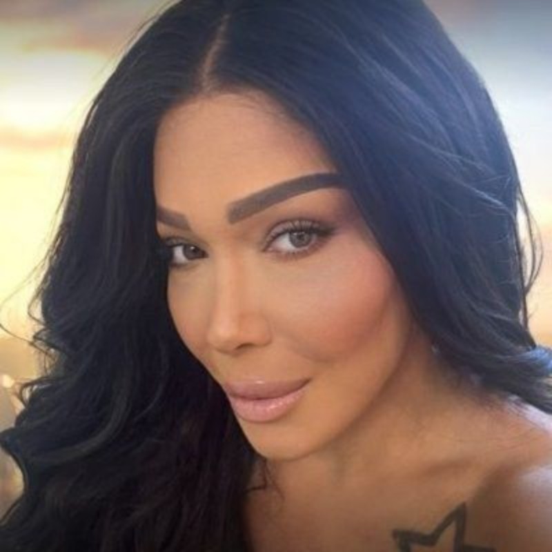 Anna (@annatransxox) | Snapchat Stories, Spotlight & Lenses