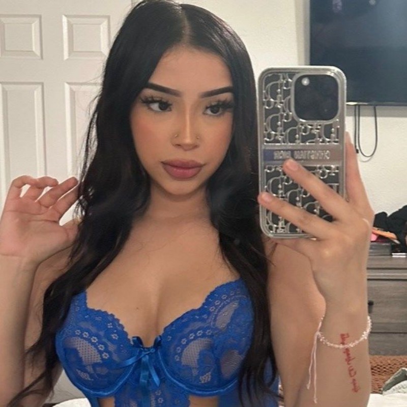 ariel marie ♛ (@ariel.mariex) Snapchat Stories, Spotlight & Lenses