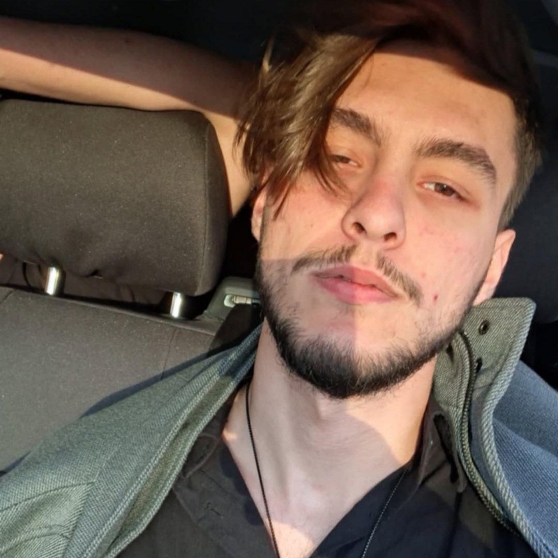 Aro Bate (@arifbate) | Snapchat Stories, Spotlight & Lenses