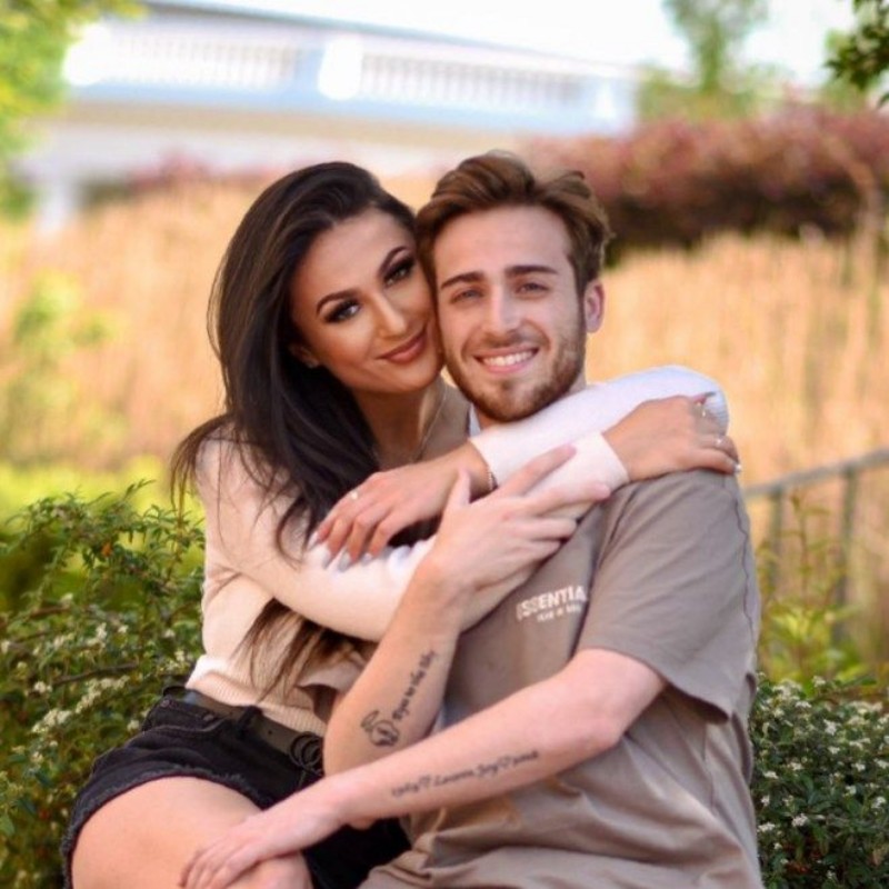 Austin & Lexi (@austinnlexi) Snapchat Stories, Spotlight & Lenses