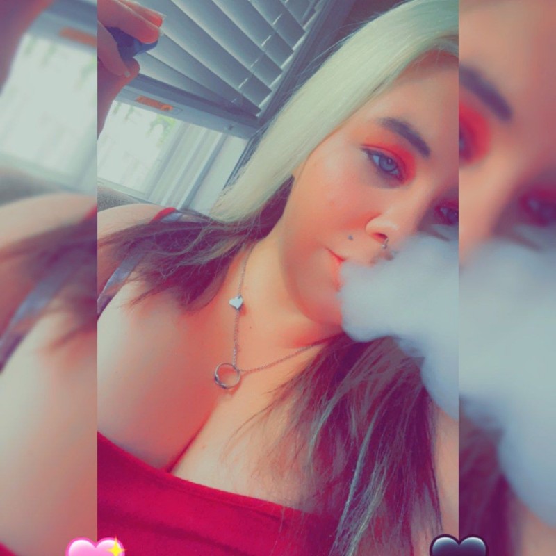 Maddie🖕🏼🖤🙄 (@baddiemaddy2023) | Snapchat Stories, Spotlight & Lenses