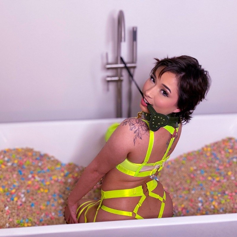 Bunny Suzuya (@bunnysuzuya) Snapchat Stories, Spotlight & Lenses