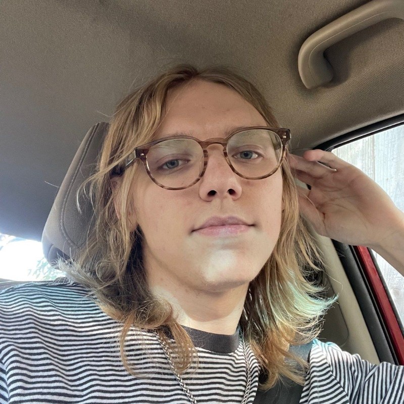 Cade Russels (@caderussels) | Snapchat Stories, Spotlight & Lenses