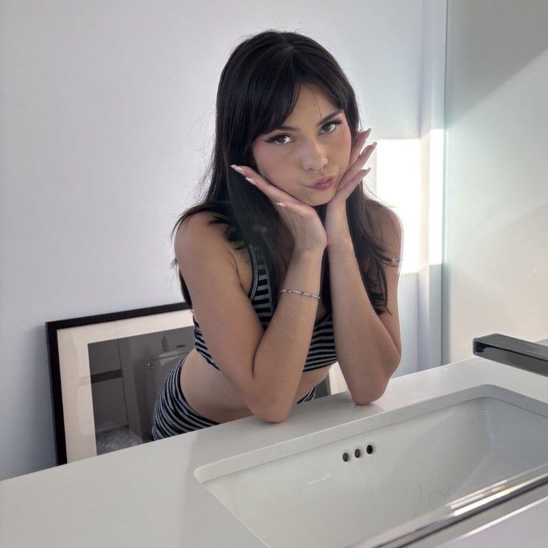 charlize 💌🧸 (@charrlliizee) | Snapchat Stories, Spotlight & Lenses