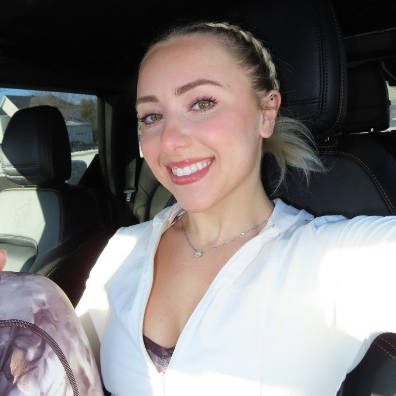 Chelsea (@chelsea_evee) | Snapchat Stories, Spotlight & Lenses