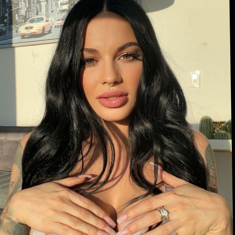 Christcalise (@christcalise) | Snapchat Stories, Spotlight & Lenses