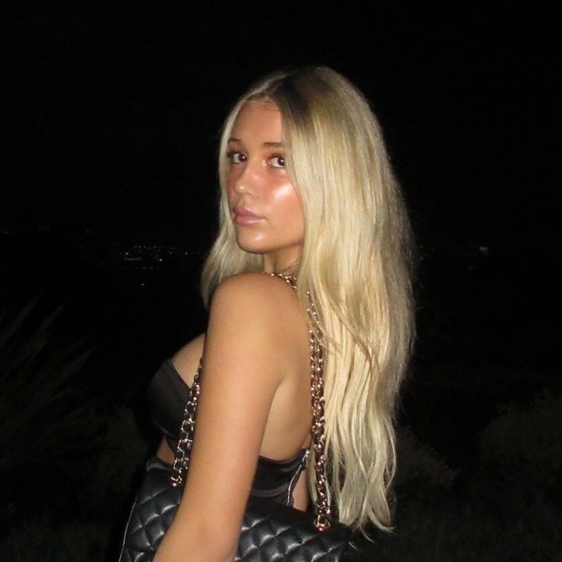 clementine lea🤍 (@clementinelea1) | Snapchat Stories, Spotlight & Lenses