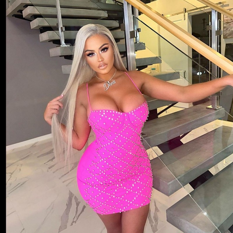 Danii Banks (danii.bankstv) Snapchat Stories, Spotlight & Lenses