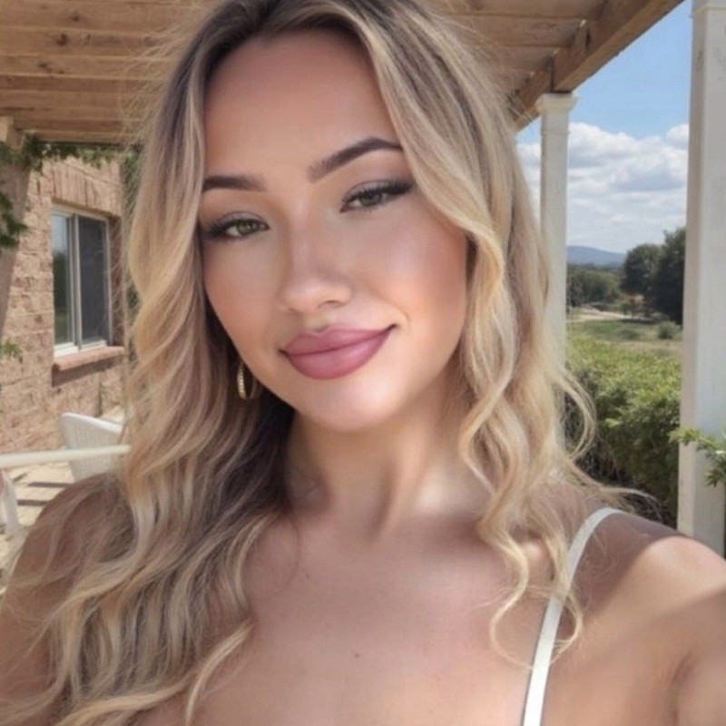 Dolsiana 🍓 (dolsiana3) Snapchat Stories, Spotlight & Lenses