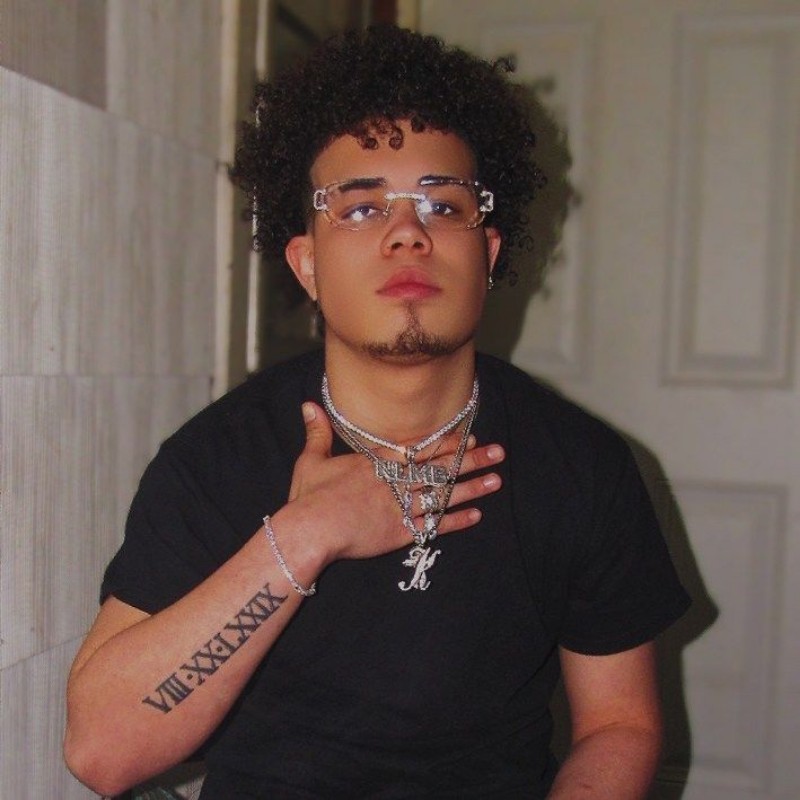 Donovan Walker (donovan.walkerr) Snapchat Stories, Spotlight & Lenses