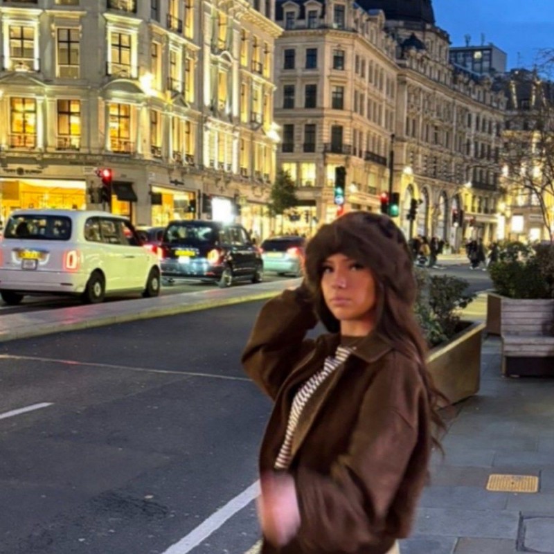 ell x (@elliejjordan) Snapchat Stories, Spotlight & Lenses