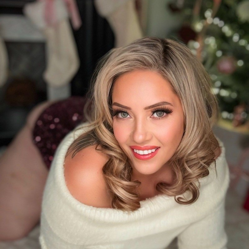 Emma St.James (emmasaintjames) Snapchat Stories, Spotlight & Lenses